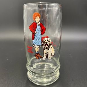 Vintage Annie & Sandy Swensens Collectors Glass (1982)